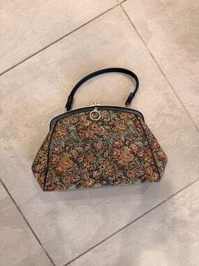 Vintage 1950s Verdi Italian Floral Tapestry Kisslock Handbag